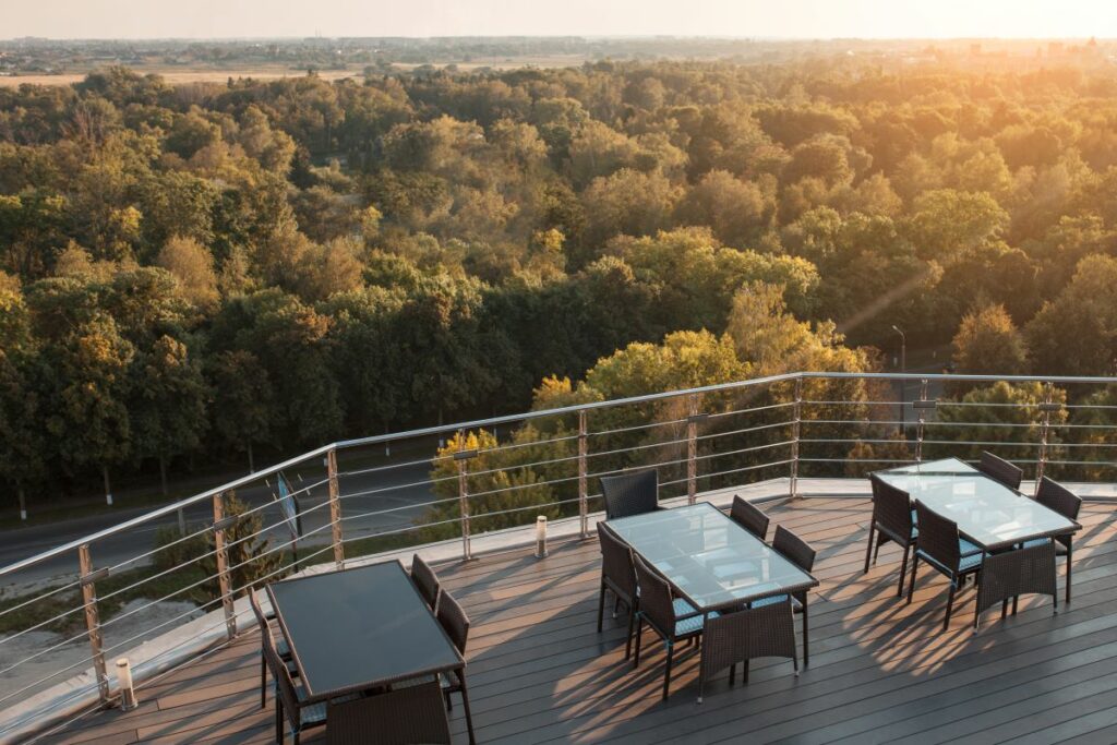 balustrade around a deck